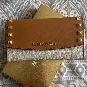 Michael Kors Wallet🧡🧡
